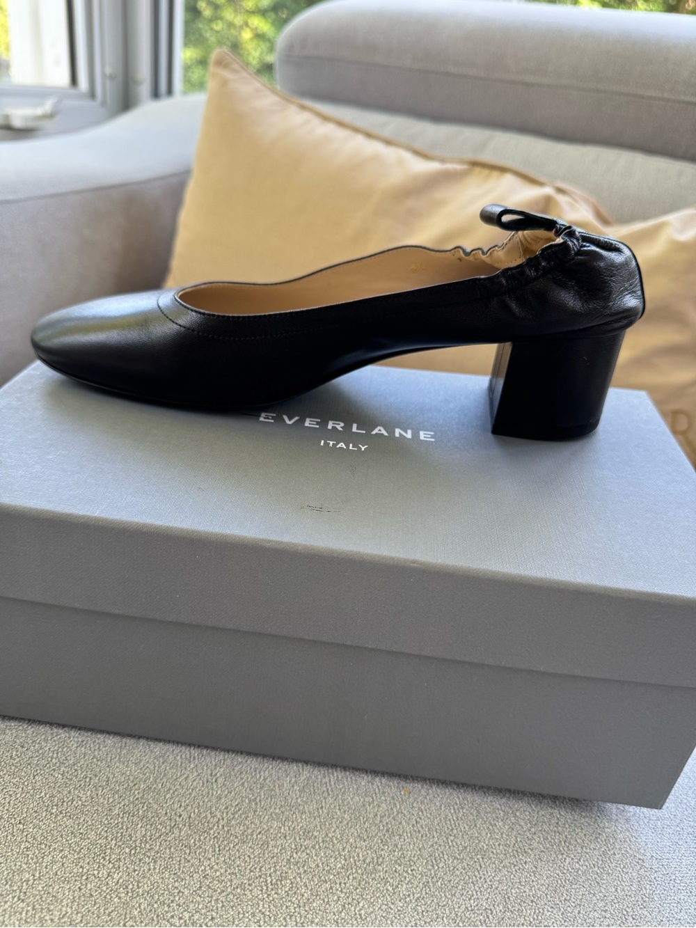 EVERLANE “THE DAY” Heel all leather block heel pump. New. Never worn. Black. 8.5 - Picture 3 of 8